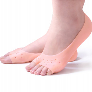 Beige silicone pad with open toes, foot protection, mini socks