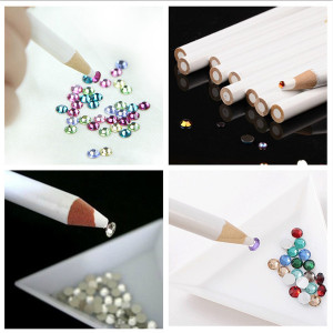 lápis de strass, lápis de cera para pegar strass, pequenas decorações, joias, branco