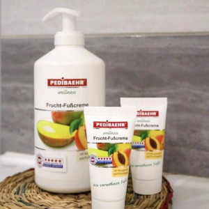 Vruchtenvoetcrème met mangoboter en perzikboter 500 ml. dispenser. Frucht Fusscreme