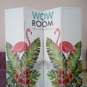  Screen with logo on banner fabric 4 sections